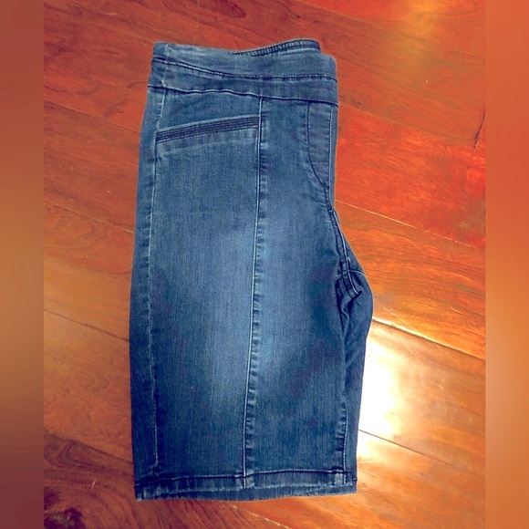 Jean shorts Sz 14 - Picture 3 of 4